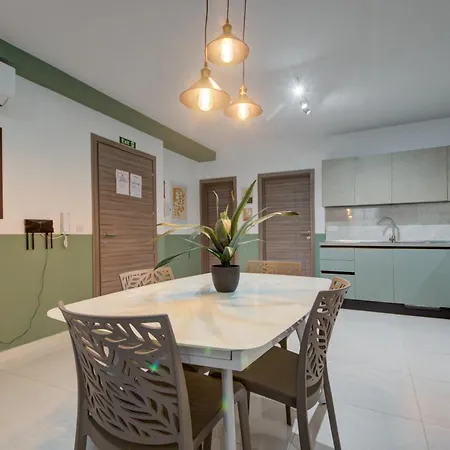 Modern 2br With Modern Amenities In By 360 Estates *